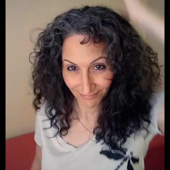 ✴️ Stripedcanary33 ✴️ Poshmark Ambassador ✴️ - Picture 4 of 5